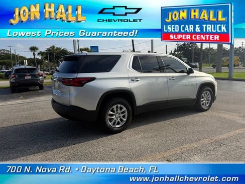 Used 2022 Chevrolet Traverse LS FWD image 10