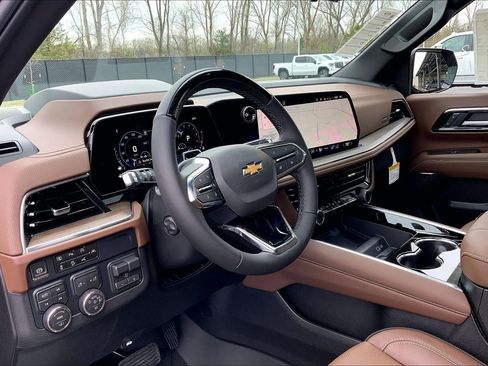 New 2026 Chevrolet Suburban High Country AWD/4WD image 7