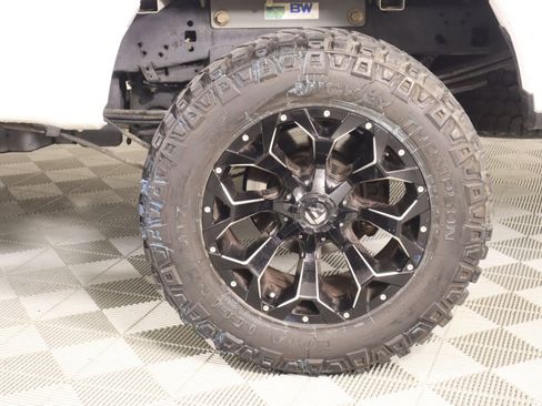 Used 2017 Ford F250 Lariat w/ Chrome Package image 18