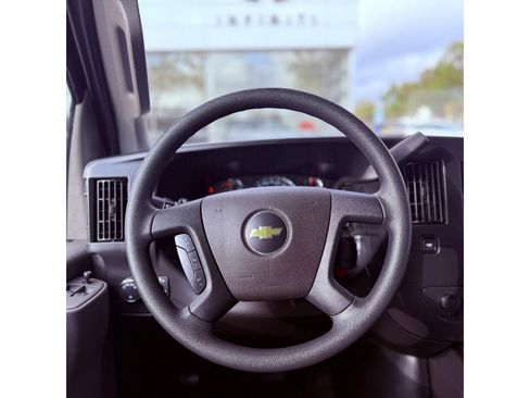 Used 2025 Chevrolet Express 3500 LT w/ LT Preferred Equipment Group RWD image 16