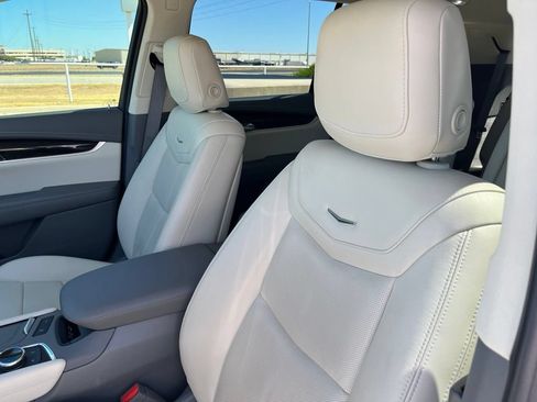 Used 2020 Cadillac XT6 Premium Luxury FWD image 13