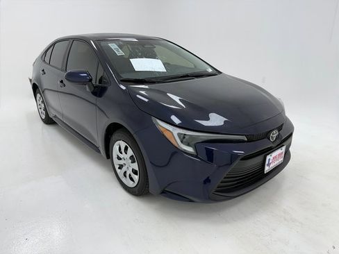 New 2026 Toyota Corolla LE image 2