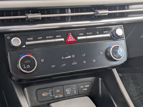 Certified 2025 Hyundai Tucson SEL AWD/4WD image 23