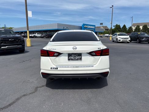 Used 2020 Nissan Altima 2.5 SR w/ Premium Package FWD image 4