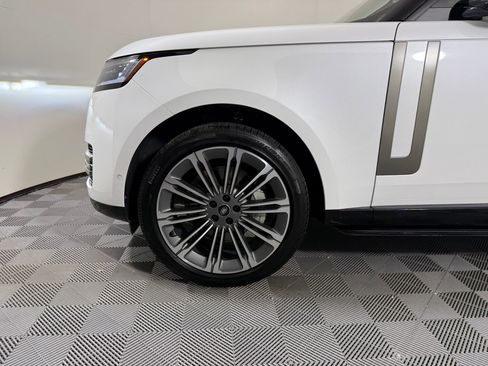 Used 2025 Land Rover Range Rover Long Wheelbase SE AWD/4WD image 12