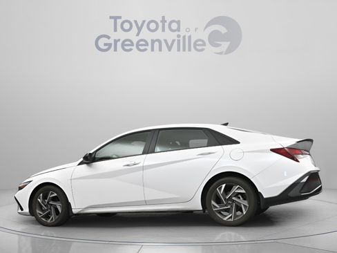 Used 2025 Hyundai Elantra Sport FWD image 6