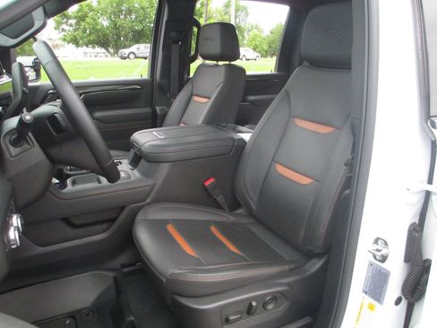 Used 2025 GMC Sierra 2500 AT4 w/ AT4 Premium Plus Package AWD/4WD image 24