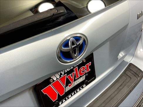 Used 2016 Toyota Prius V Four FWD image 23