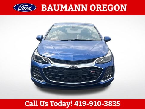 Used 2019 Chevrolet Cruze LT w/ Convenience Package FWD image 2