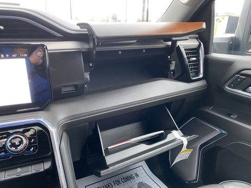 Used 2024 GMC Sierra 2500 Denali w/ Denali Reserve Package image 33