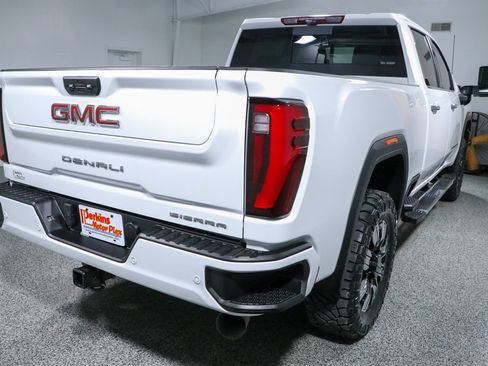 Used 2024 GMC Sierra 2500 Denali w/ Denali Reserve Package AWD/4WD image 7