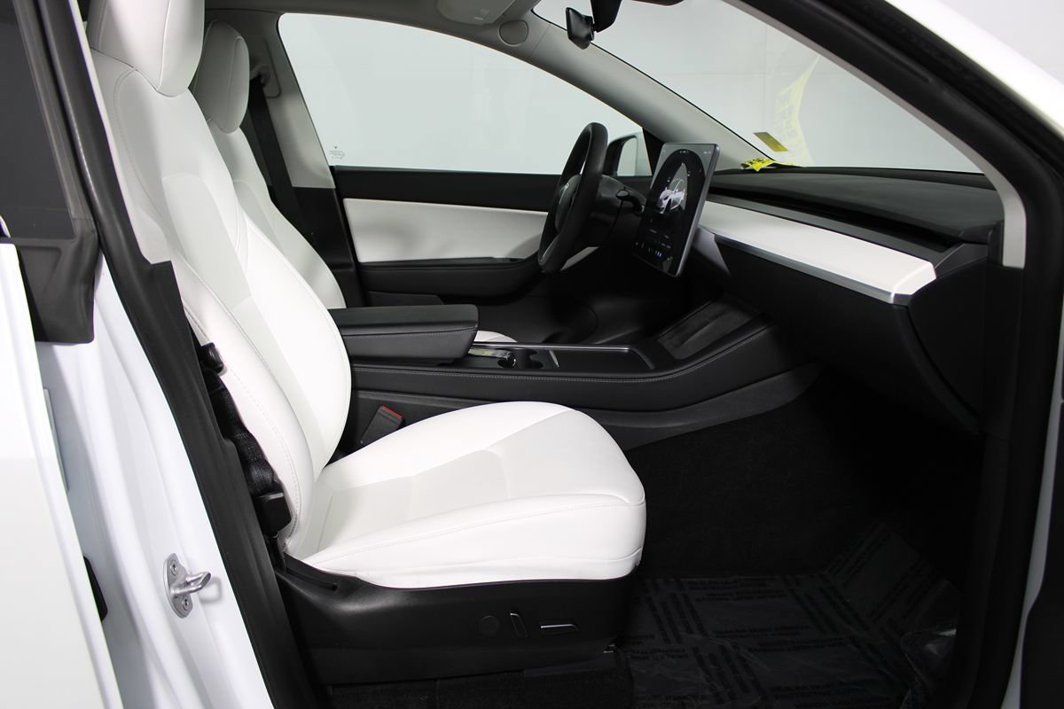 Used 2022 Tesla Model Y Performance AWD/4WD image 22