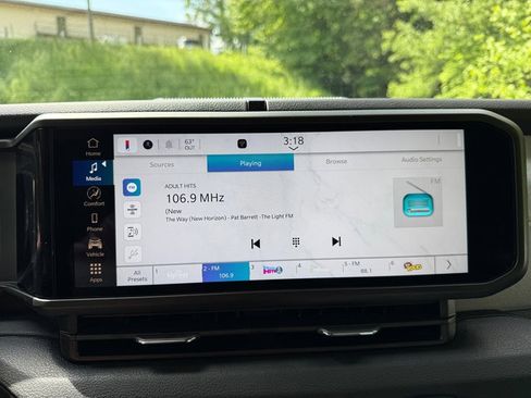 New 2025 Jeep Gladiator Sport image 23