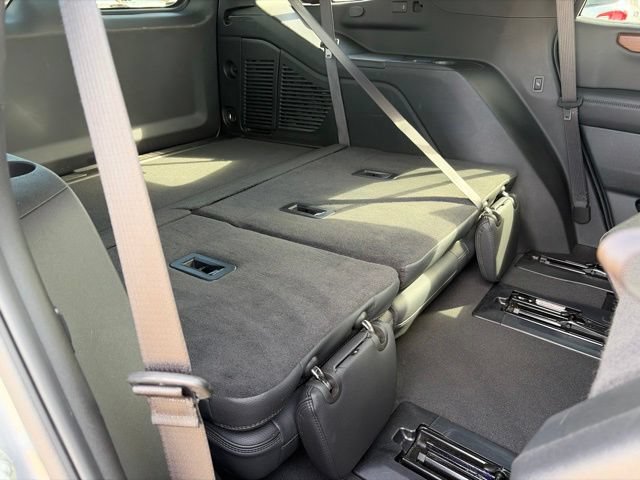 Used 2025 GMC Yukon Denali AWD/4WD image 45