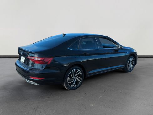 Certified 2021 Volkswagen Jetta SEL Premium image 5