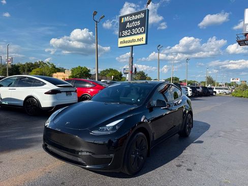Used 2024 Tesla Model Y Long Range image 1