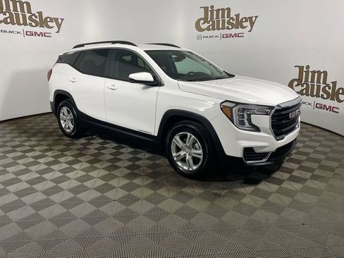 Used 2024 GMC Terrain SLE w/ Driver Convenience Package FWD image 1