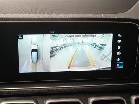 Used 2023 Mercedes-Benz GLS 580 4MATIC image 25