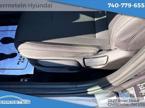 Used 2021 Hyundai Elantra SE FWD image 9