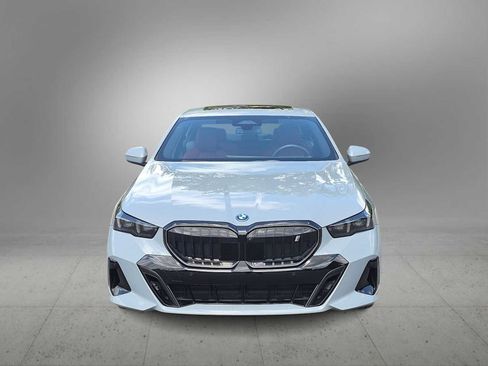 Used 2026 BMW i5 eDrive40 AWD/4WD image 3