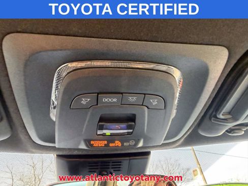 Certified 2025 Toyota Corolla SE image 31