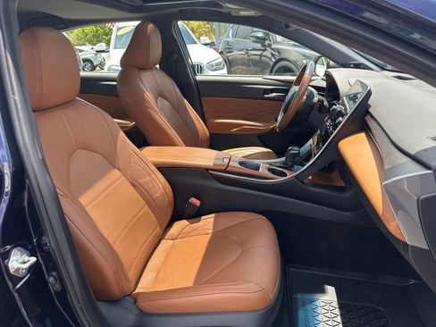 Used 2021 Toyota Avalon Limited w/ Advanced Safety Package FWD image 32
