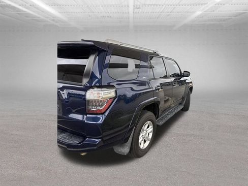 Used 2017 Toyota 4Runner SR5 Premium AWD/4WD image 5