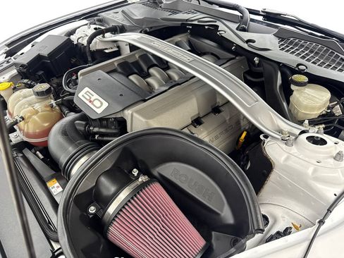Used 2016 Ford Mustang GT Premium w/ Equipment Group 401A RWD image 70