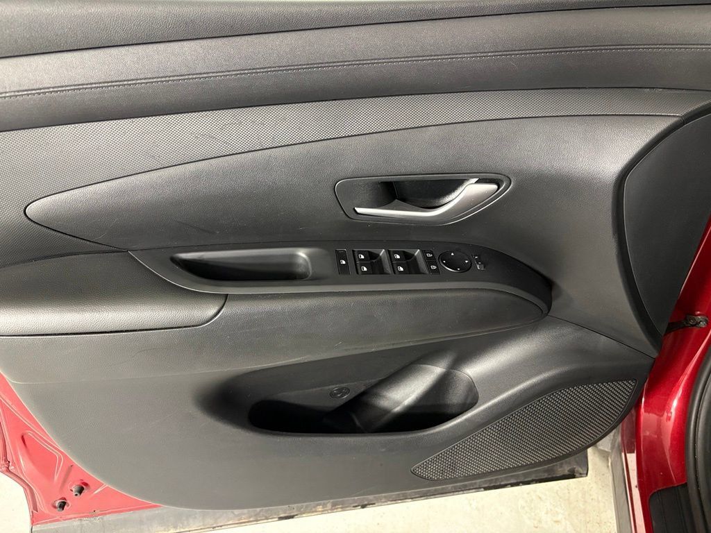 Used 2025 Hyundai Tucson SEL FWD image 14