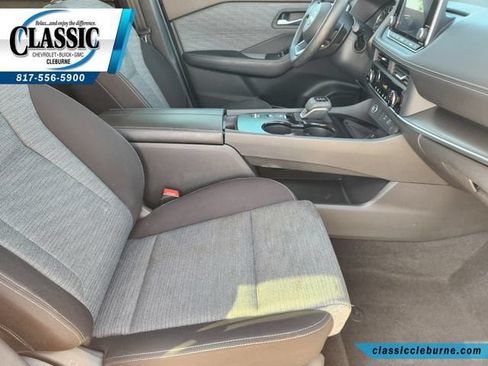 Used 2023 Nissan Rogue SV FWD image 15