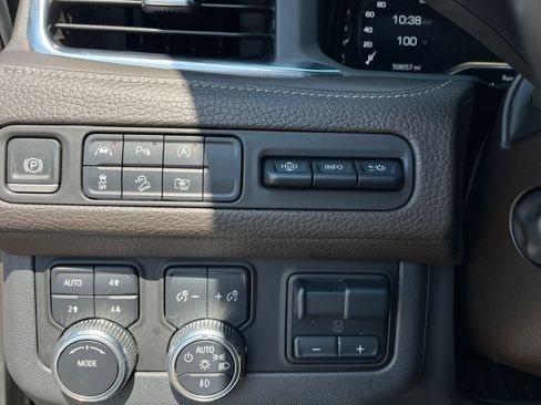 Used 2023 GMC Yukon Denali w/ Max Trailering Package AWD/4WD image 30