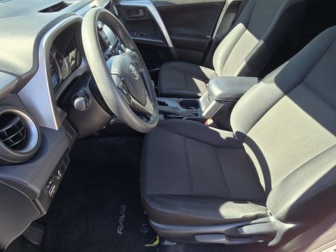 Used 2016 Toyota RAV4 LE image 11