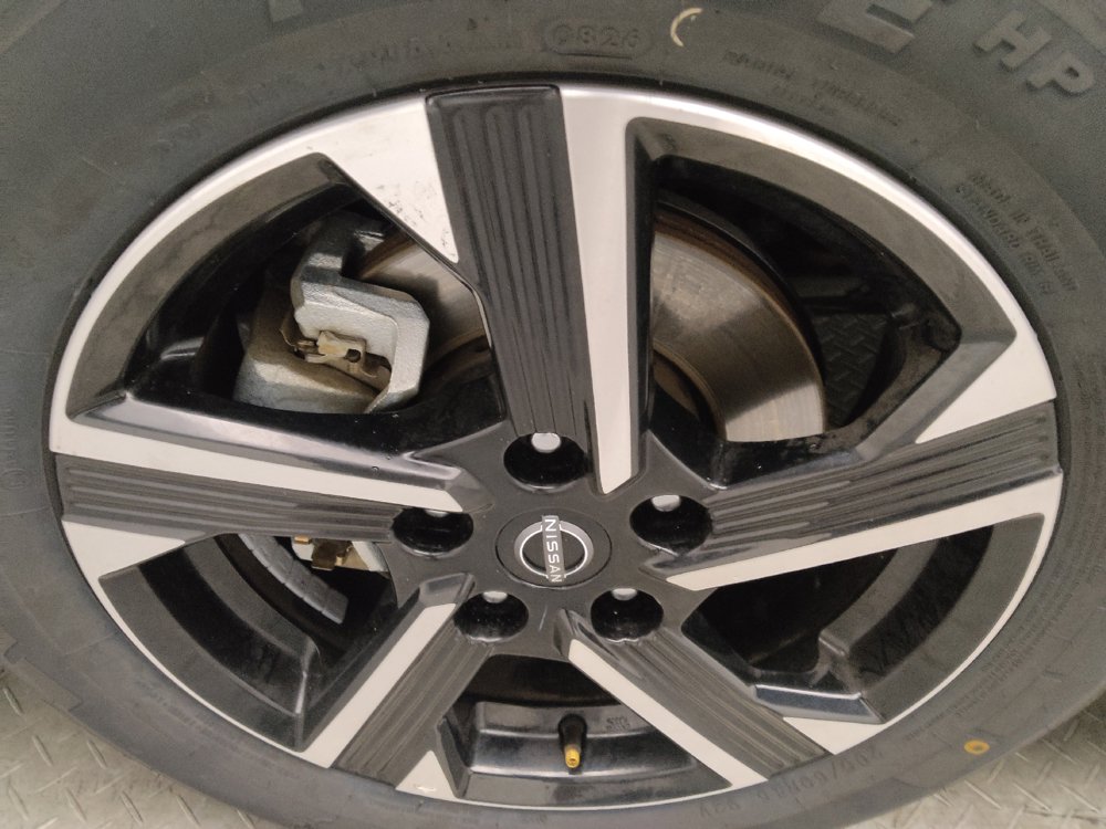 Used 2025 Nissan Sentra SV FWD image 31