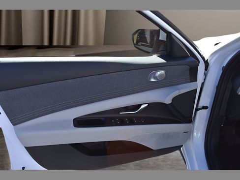 New 2026 Hyundai Elantra Limited image 16