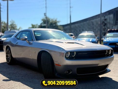 Used 2018 Dodge Challenger R/T Scat Pack w/ Leather Interior Group RWD image 13