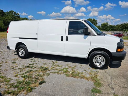 Used 2023 GMC Savana 2500 Extended w/ Driver Convenience Package RWD image 19