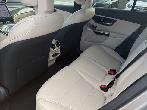 Used 2023 Mercedes-Benz GLC 300 image 9