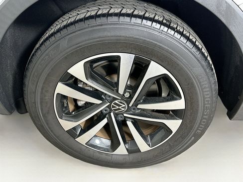 Used 2023 Volkswagen Tiguan S image 11