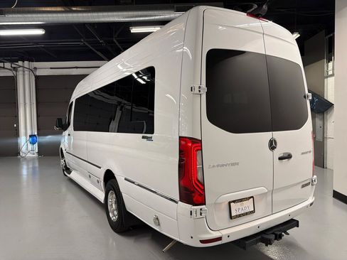 Used 2024 Mercedes-Benz Sprinter 3500 image 5