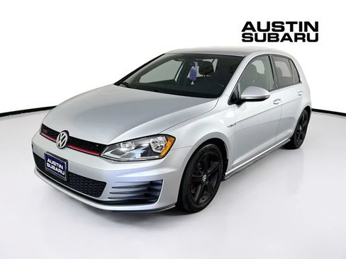 Used 2016 Volkswagen Golf 4-Door FWD image 3