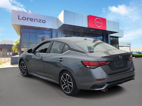 Used 2025 Nissan Sentra SR FWD image 6
