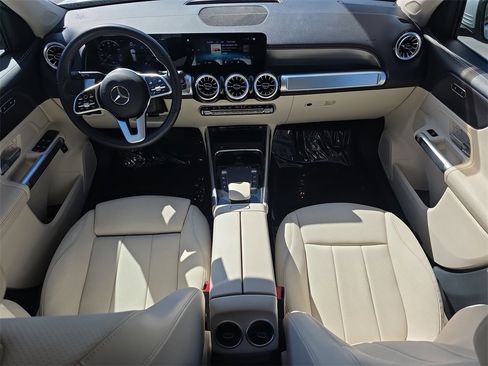 Used 2022 Mercedes-Benz GLB 250 image 12