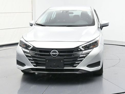 Used 2025 Nissan Versa SV image 21