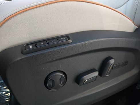 New 2025 Volkswagen ID. Buzz 1st Edition image 14