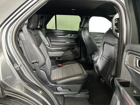 Used 2025 Ford Explorer ST-Line image 27