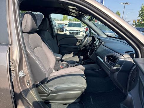 Used 2025 Subaru Forester Premium AWD/4WD image 9