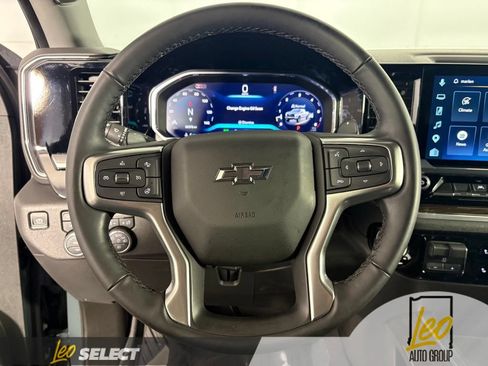 Used 2026 Chevrolet Silverado 1500 LT Trail Boss w/ Convenience Package II AWD/4WD image 12