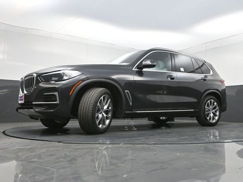 Used 2023 BMW X5 xDrive40i w/ Luxury Seating Package image 30