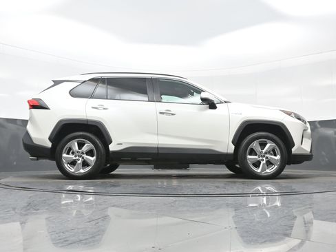 Used 2021 Toyota RAV4 Limited image 34