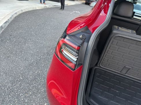 Used 2023 Tesla Model Y Long Range AWD/4WD image 15